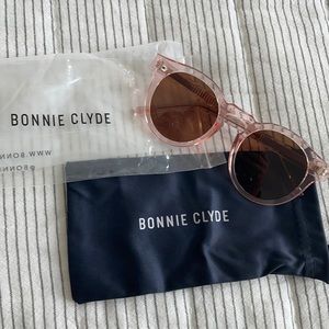 Brand new Bonnie Clyde sunnies